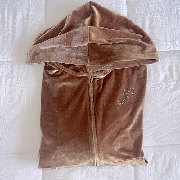 Velour Set - Picture 7 of 8